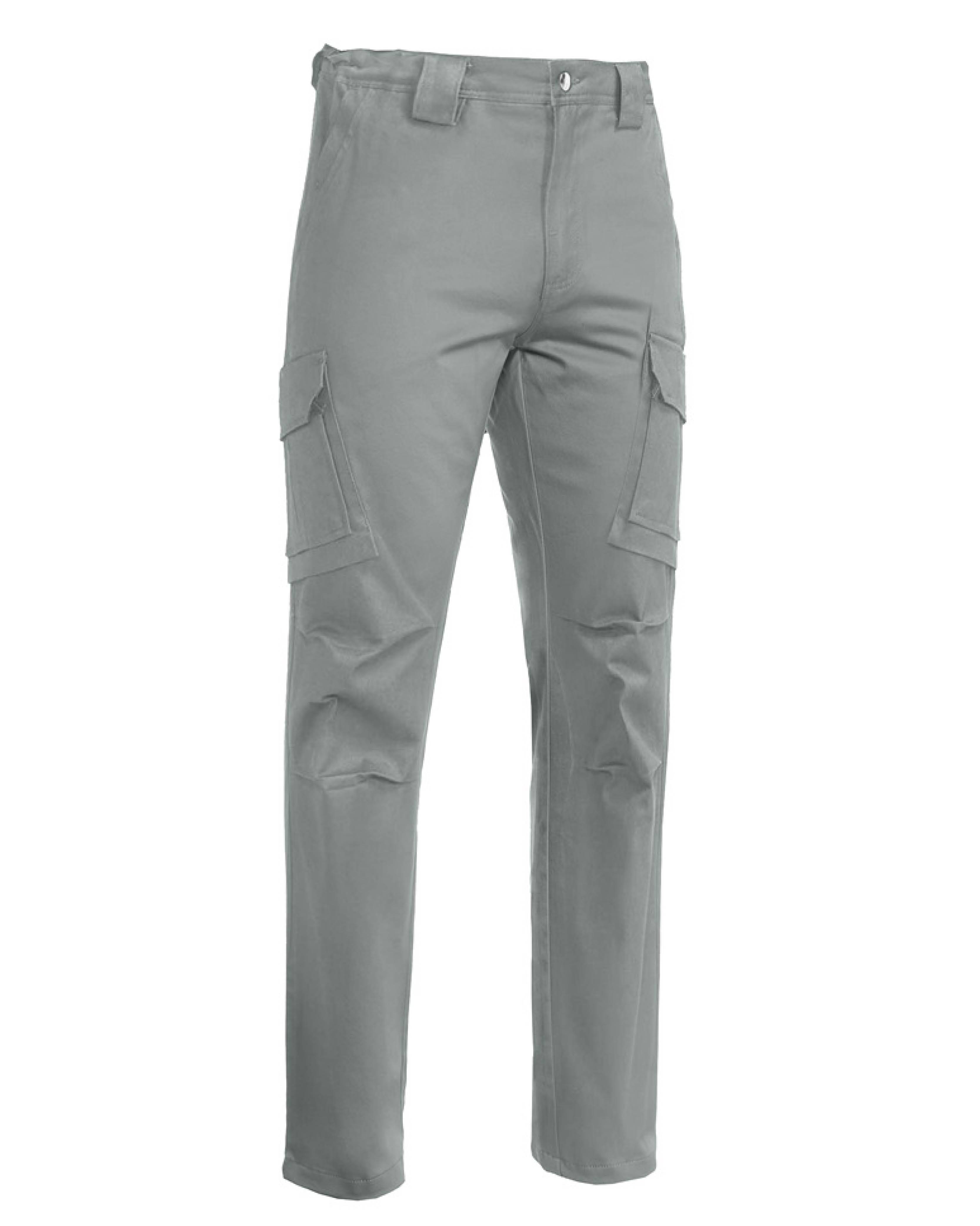 Modello di pantalone multitasche grigio, che può essere realizzato con tessuto antivirale 