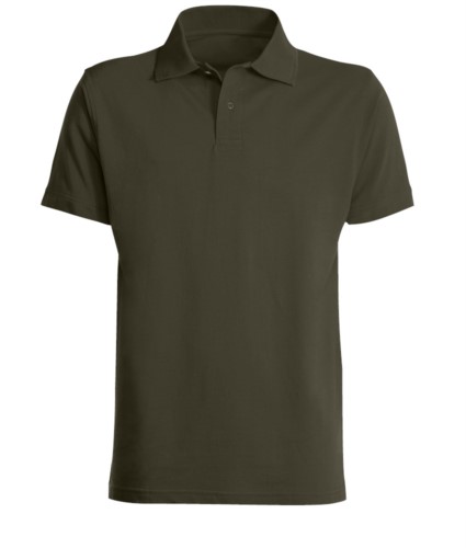 Short sleeved polo shirt, closed collar, double stitching on shoulders and armholes, vents at the bottom, reinforcement on the back of the neck, colour brown