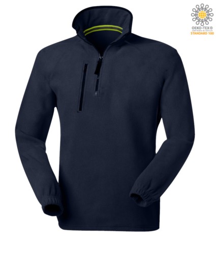 Short zip fleece, two pockets with one zipped pocket. Colour: navy blue