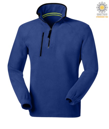 Short zip fleece, two pockets with one zipped pocket. Colour: royal blue