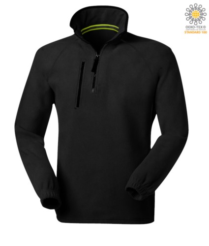 Short zip fleece, two pockets with one zipped pocket. Colour: black