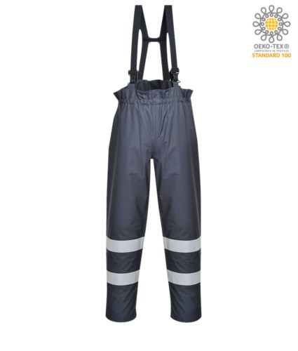 
Waterproof multipro lined trousers, adjustable straps with buckle closure, double band at the bottom of the leg, certified EN 343:2008, UNI EN 20471:2013, EN 1149-5, EN 13034, UNI EN 14116:2008, colour navy blue 